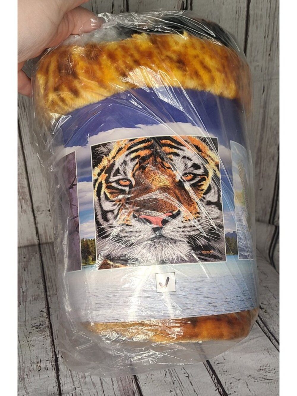 NWT 50" x 60" Large Tiger Mink Fleece Raschel Throw Blanket Twin Size Big Cat